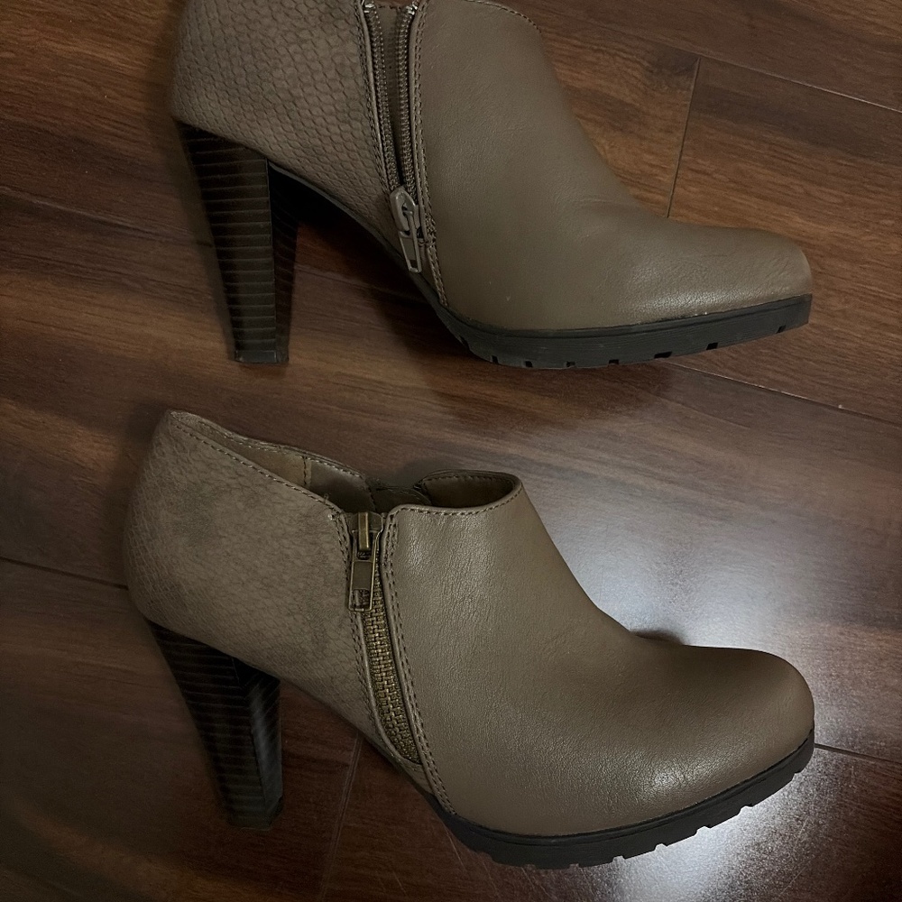 White Mt. Booties